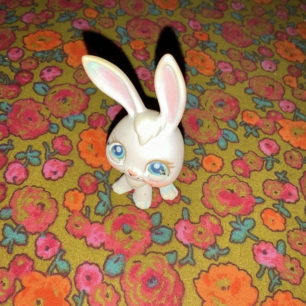 2004 Littlest Pet Shop Bunny Rabbit #3 generation 1 Magnet Easter Vintage Paint
